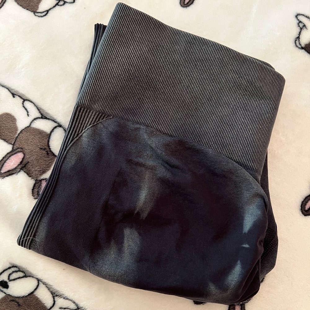 Shein Seamless Wide Waistband Sports Leggings
Black / 8/10(L) - Picture 8 of 10